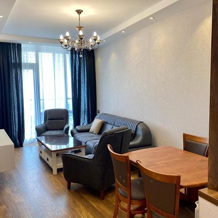 Dar Tower'S Cozy Apartment Батуми Экстерьер фото